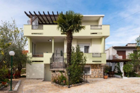 Отель Apartments Lolić  Пировац